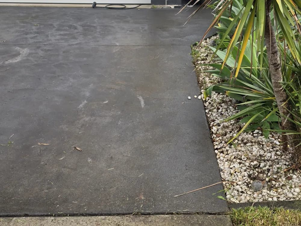 The same driveway edge cleanly trimmed